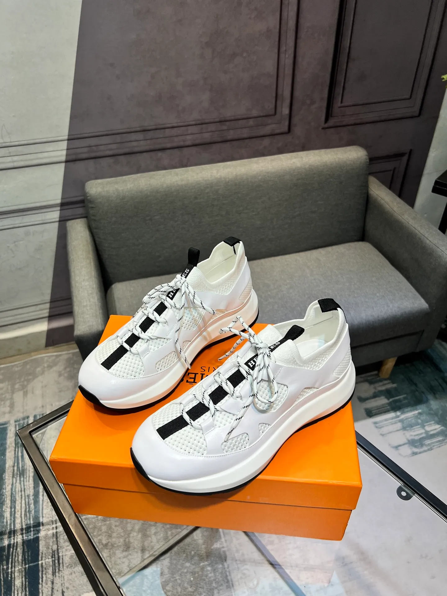 💰¥720 HERMES Men’s rest sneakers! -High-end quality original casual sports shoes -Upper: high nappa calfskin, forging technology, knitted fabric, shoe brand webbing, injection molded brand logo -Inner: foot pad; water-dyed cowhide -Outsole: ultra-light TPU·rubber; two-color molded outsole -Ultra-high quality control·fine workmanship: highlighted (high-end·luxury·grade) Size: 38-44 (45 46 customized)